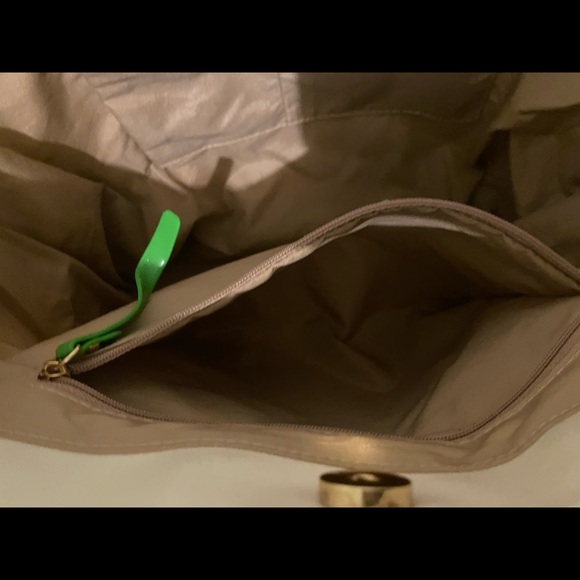 SOLD * SOLD Women’s Limited Edition Travel Tote Shiny Crème with Green Accents - Picture 11 of 16